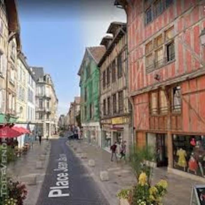 Apartamento Cocoon Standing - Coeur Historique De Troyes Exterior foto