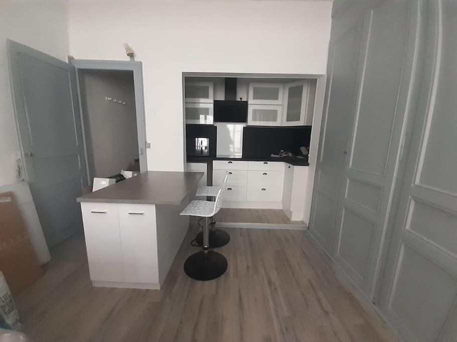 Apartamento Cocoon Standing - Coeur Historique De Troyes Exterior foto
